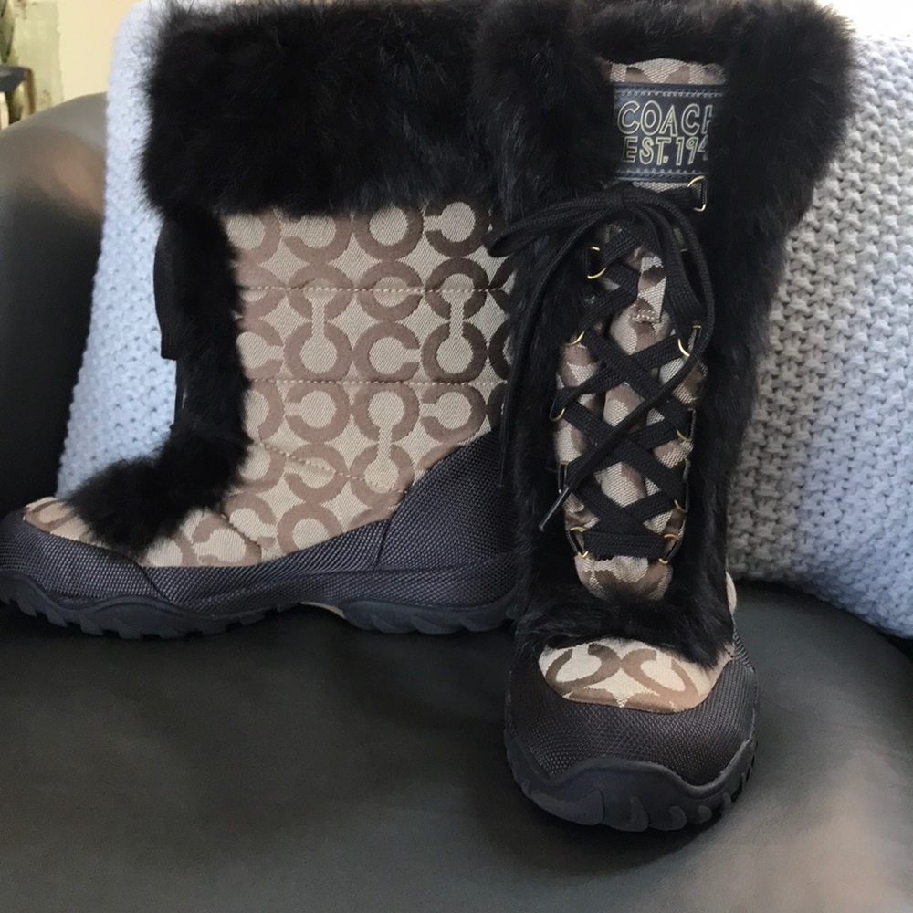 Women’s COACH fur lined boots size 8.5